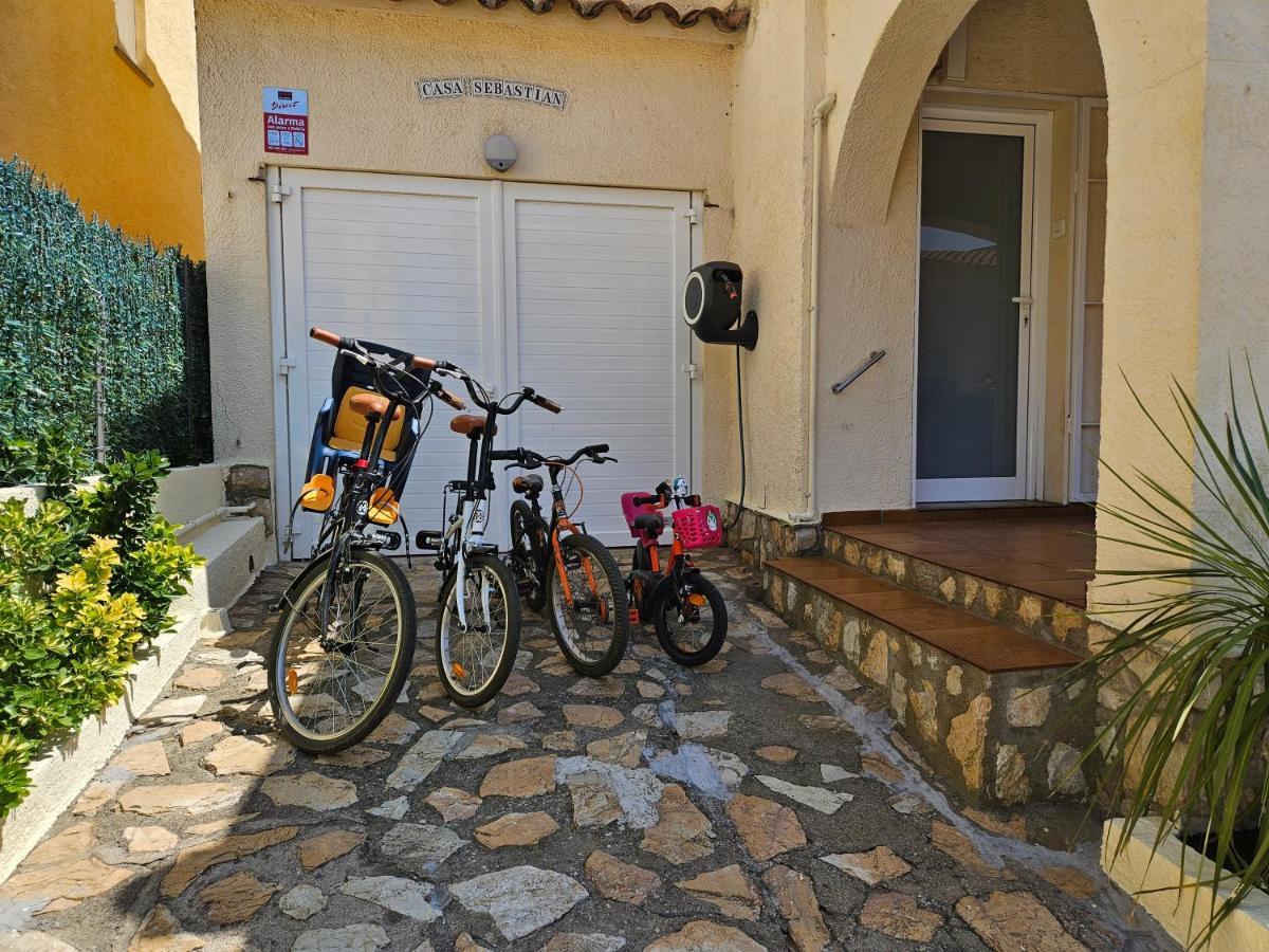 Casa Sebastian Villa L' Escala Bagian luar foto